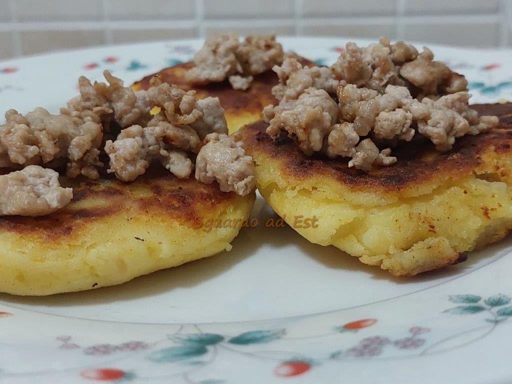 Zrazy russi di patate e carne