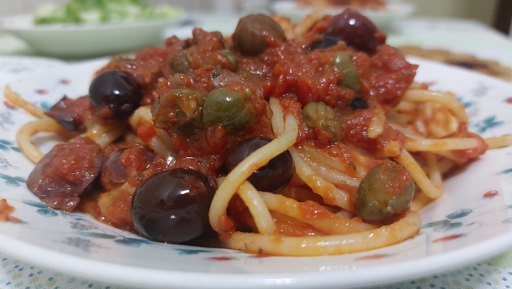 spaghetti alla puttanesca napoletana